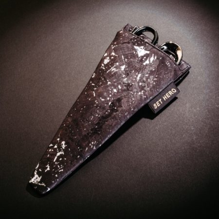Tasche für große Scheren, vorne, Korkstoff schwarz mit Silber