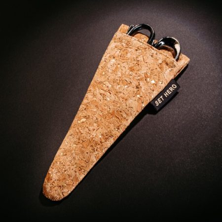 Tasche für große Scheren, vorne, Korkstoff natur mit Gold